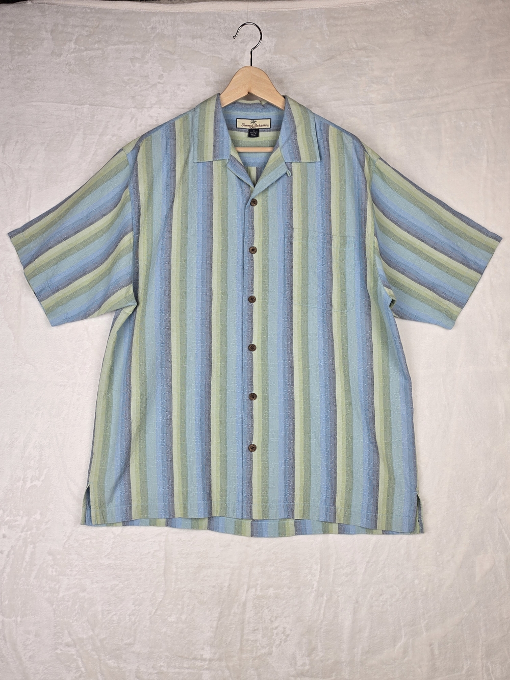 Tommy Bahama 100% Silk Camp Shirt Men's Medium Blue Green Stripe Coconut Button